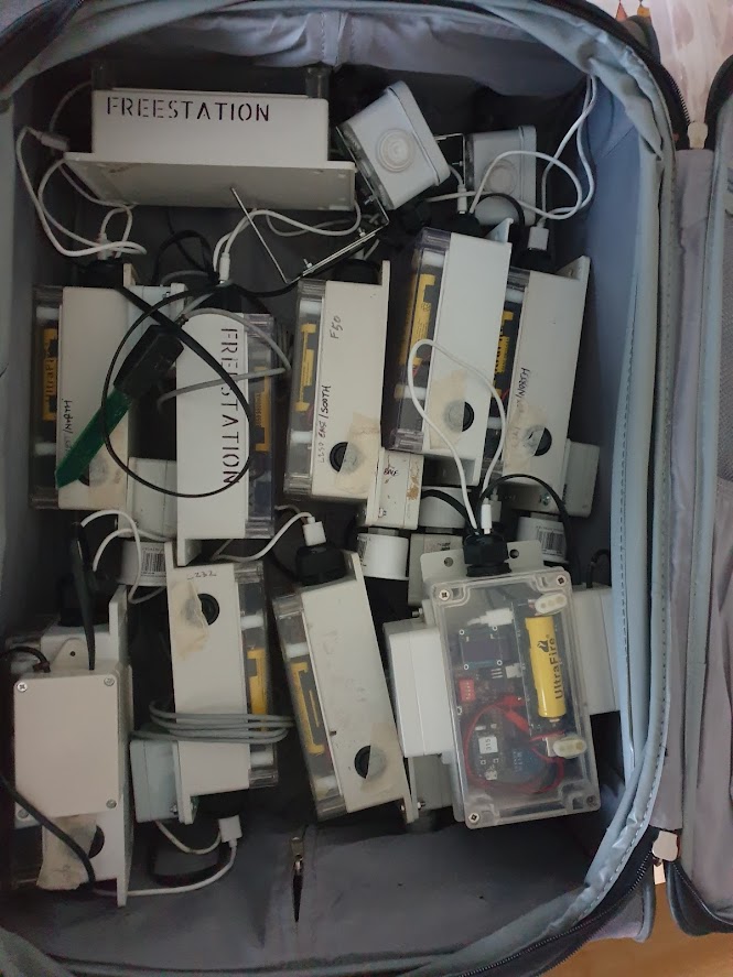 markmulligan's tweet photo. Guess what #KCLField #BSc students are doing @FSCMalhamTarn on Friday? All packed for research project day, #EnvironmentalMonitoring day with #FreeStation #DIY sensors. A little room left for clothes and wellies! https://t.co/wFBltWeHt5