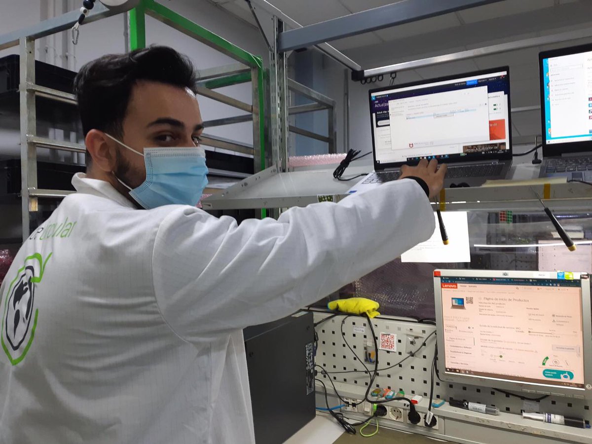 iescamas's tweet photo. Nuestro alumnado siguen sus prácticas en empresas de primer nivel. Hoy os presentamos a Francisco Manuel Pabón, alumno de CFGM de Sistemas Microinformáticos y Redes en la empresa @ExxitaBCircular 💻👨💻
#ciclosformativos #fp #formacionprofesional #iescamas #camas #sevilla https://t.co/wwRcup1nQg