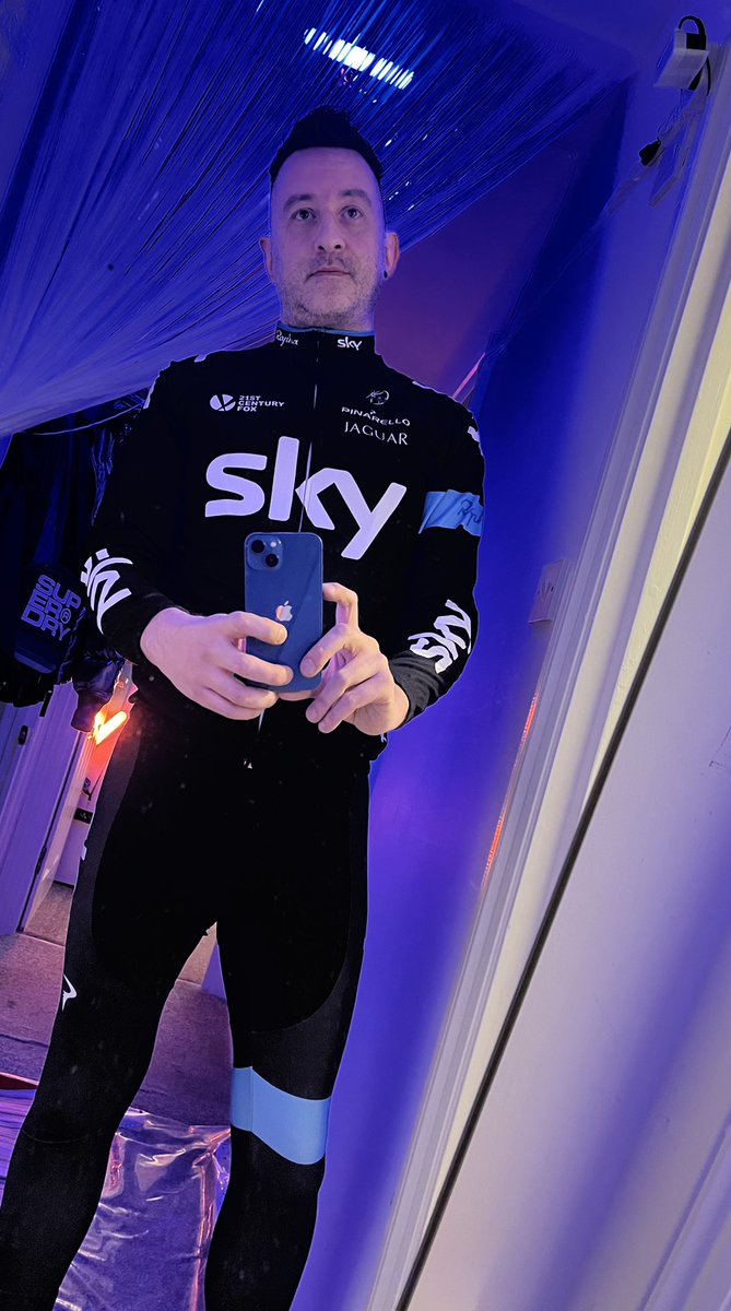 JamesCoast6's tweet photo. It’s not even fagtax Friday, but easily helped  @paypigbeepbeep spend £600-£700 on me last night. So horned up I’m hoping the gas inspector coming by today is hot AF 🙏🏻 Getting some Lycra gear on https://t.co/0eV762vx3j
