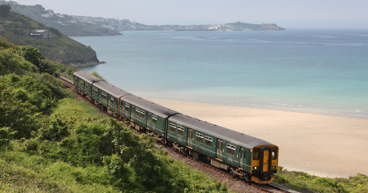 The easiest way to get to the festival is by train. Our official transport partner, Great Western Railway (#GWRHelp), operate frequent services to St Ives from St Erth.
 
Book now at GWR.com.