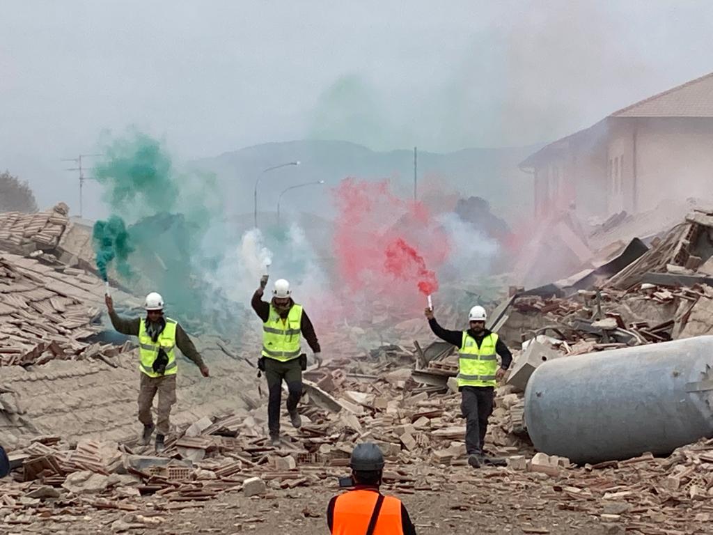 CoppeDanilo's tweet photo. Il nostro omaggio alle Forze Armate dopo l'abbattimento della caserma di Spilimbergo
#forzearmate #Italia #Italy https://t.co/OlmS09cRKy