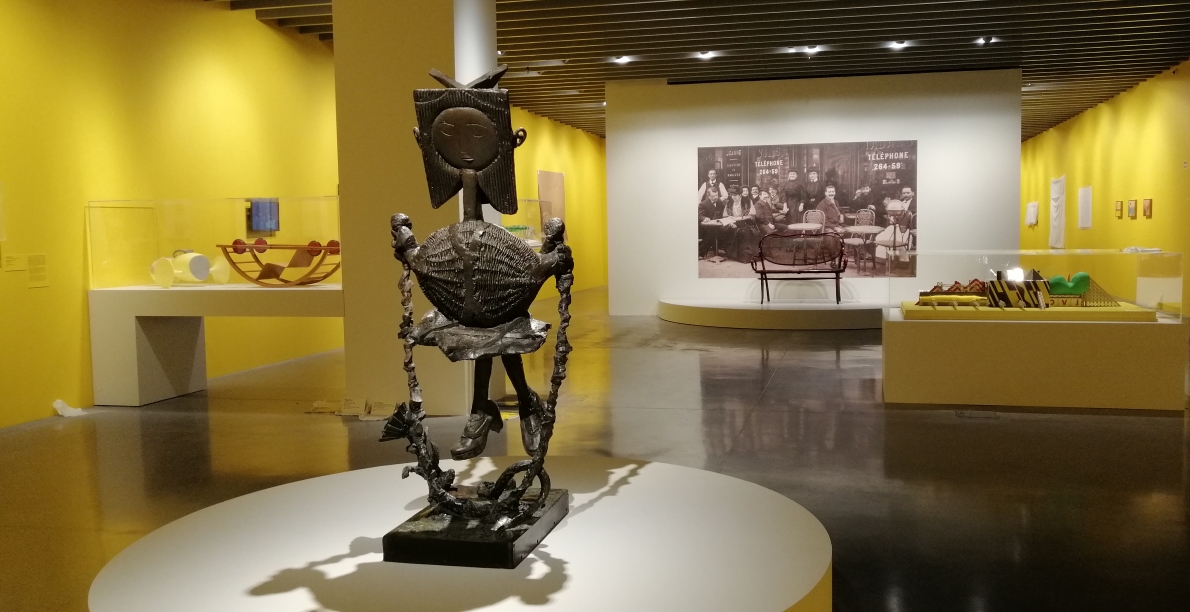 Picasso siempre quiso hacer una escultura en el aire y cuando le preguntaron por 'Niña saltando a la comba' (1950) expuesta en <a href="/cpompidoumalaga/">Centre Pompidou Málaga</a>, dijo:

"¿Qué podía hacer para que la niña se mantuviera en el aire en pleno salto? Apoyé la cuerda en el suelo. Nadie se dio cuenta".