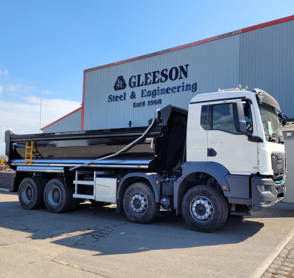 GleesonTrucks1's tweet photo. Wishing Wayne Sylvester the best of luck with his new #MAN supplied by Dennehy Commercials Ltd. and body supplied by ourselves. Safe driving #gleesontruckbodies https://t.co/fM4OVJB7CV