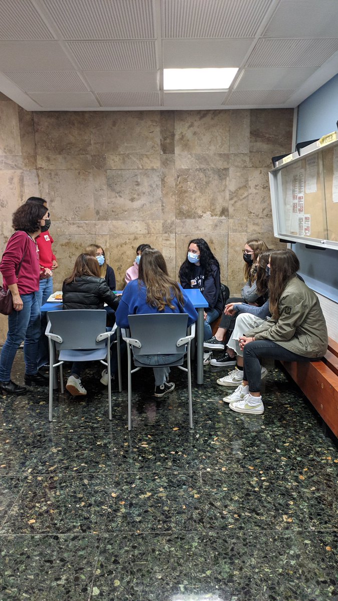 CME_CV's tweet photo. En el hall trabajamos con el alumnado @VedrunaValencia @santamariavila #SAME2022 https://t.co/TXtgIsOsSL