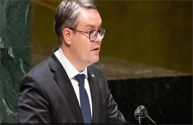 JagbaniOnline's tweet image. ਜਰਮਨ ਮੰਤਰੀ ਦਾ ਬੇਬਾਕ ਬਿਆਨ- ਭਾਰਤ ਦੇ ਬਿਨਾਂ ਕਿਸੇ ਵੀ ਸੰਸਾਰਕ ਸਮੱਸਿਆ ਦਾ ਹੱਲ ਮੁਸ਼ਕਿਲ
jagbani.punjabkesari.in/international/…
#GermanMinister #Statement #GlobalProblem #India