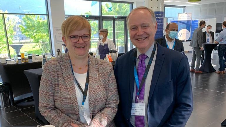 IVAM_Mikrotech's tweet photo. IVAM CEO @tr_dietrich war gestern als Session Chair bei der #SmartSystemsIntegration Conference in #Grenoble, Frankreich. Gemeinsam mit Dr. Elisabeth Steimetz, @EPoSS_news @VDIVDE_IT moderierte er die Session "Photonics integration: How to bring these worlds together?" https://t.co/6jKINqld1w