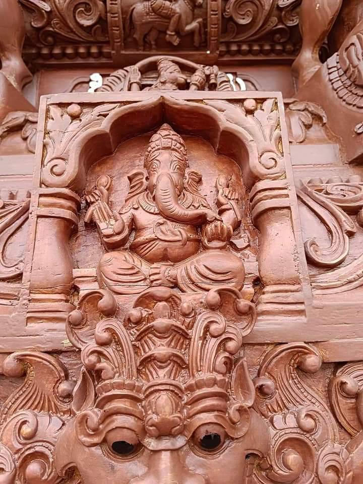 VishnuMhalsekar's tweet photo. Mahesh and Suresh, sons of award winning Mallappa Badigera, who was a well known shilpi (sculptor)

*Both these young men are totally bl!nd*. 

But, with their acute sense of touch, they have carved out chariots of many temples in Karnataka.. ..1/2 https://t.co/HrgqL98BRK