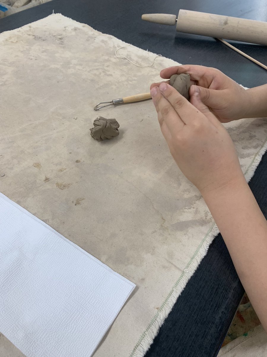 Slaid_Jim's tweet photo. Students getting creative with clay in Ms. Degen’s 6th grade class! #kispride #kisms https://t.co/t19ttP5dLZ