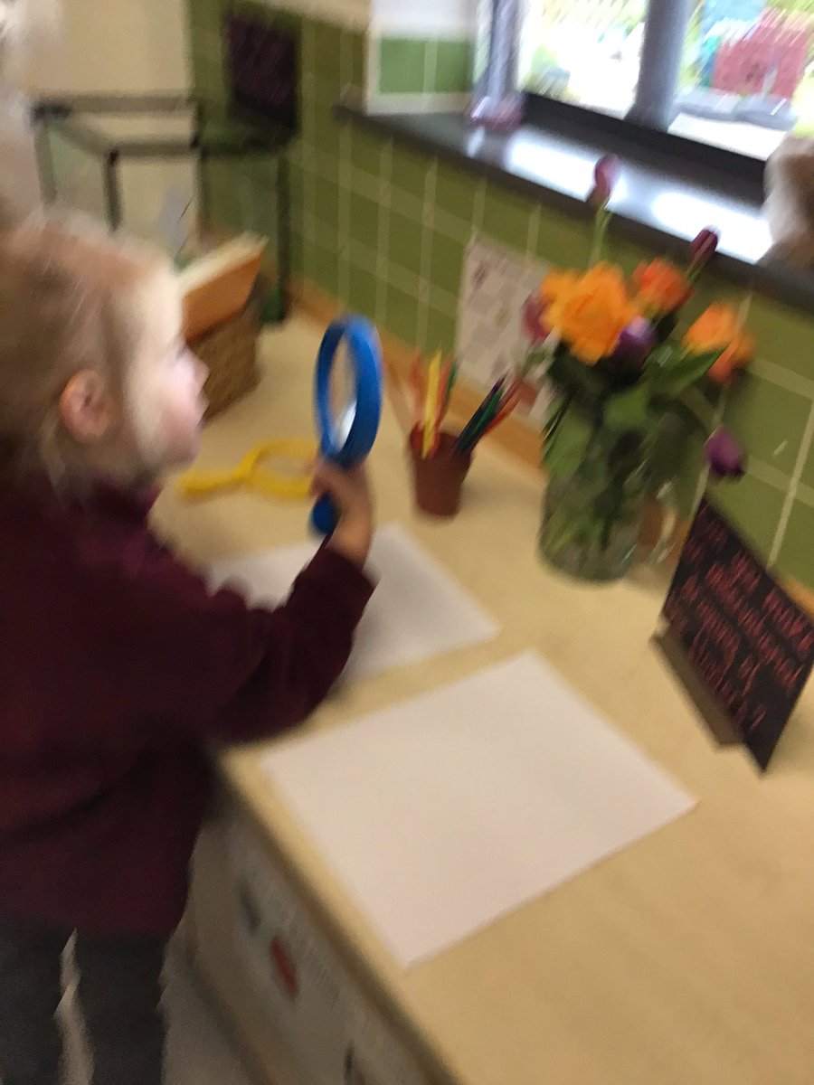 DartonNursery's tweet image. Some lovely observational drawing ✍️ @DartonPrimary #DPS_art