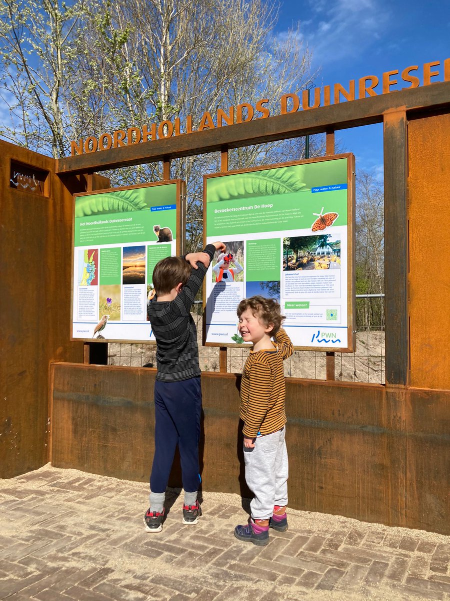 InfobordenNIV's tweet photo. Onlangs opleverd voor nieuwe voorplein #bezoekerscentrum De Hoep @PWNwaternatuur. Nieuwe cortenstalen entrees en informatiewanden. @BuroNIV verzorgde het ruimtelijk en grafisch ontwerp, alsook de realisatie, montage en productiebegeleiding. https://t.co/3yYIoYYlTx