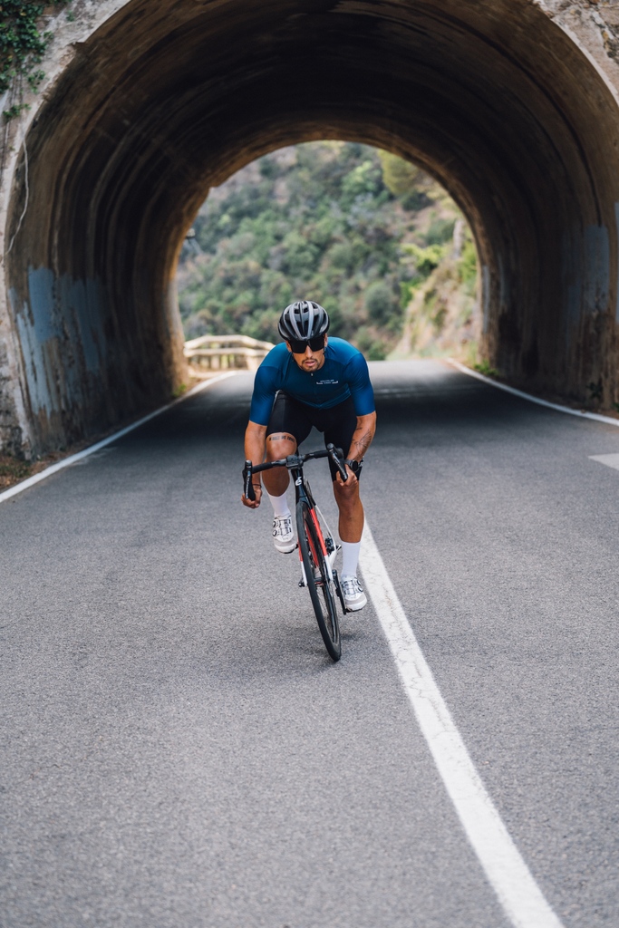 CoisCycling's tweet photo. Thank God it's Rideday⁠
⁠
#kitdoping #cyclingkit #kitfitcycling #thankgoditsrideday https://t.co/JPKrU8vxWN