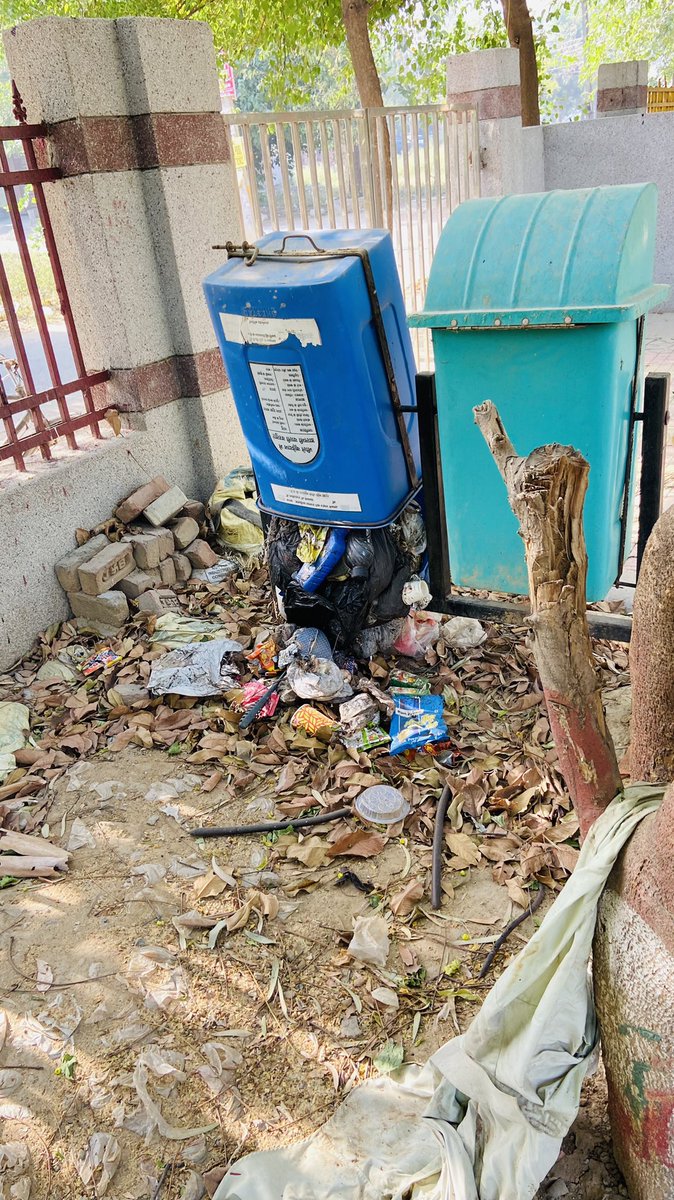 amitmall1's tweet photo. @cmohry   poor condition of park.. very pathetic situation ,garbage all over the places near sector park .. nonpayment to Gardner, no maintenance by MCG, RAW denied payment .. can you look into the issue ??
Address : Gurgaon, sector 23 , near market , tikona park. https://t.co/Z2ZD6CTbiL