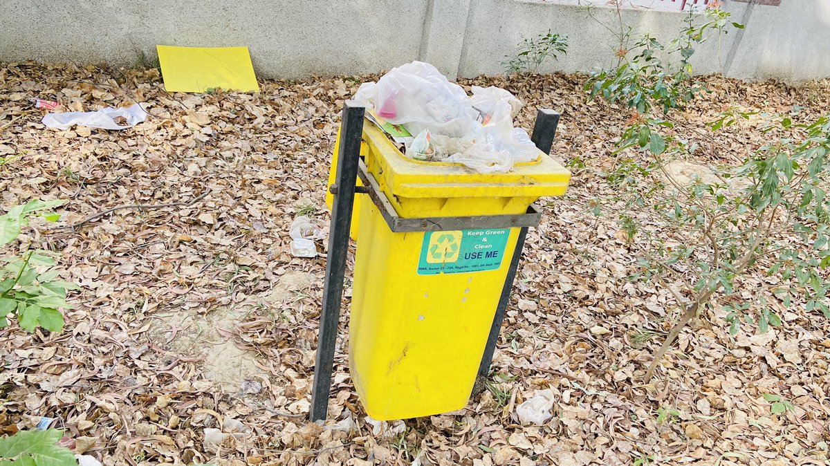 amitmall1's tweet photo. @cmohry   poor condition of park.. very pathetic situation ,garbage all over the places near sector park .. nonpayment to Gardner, no maintenance by MCG, RAW denied payment .. can you look into the issue ??
Address : Gurgaon, sector 23 , near market , tikona park. https://t.co/Z2ZD6CTbiL