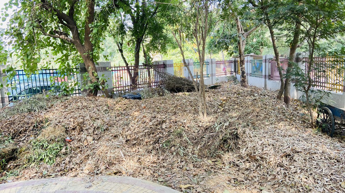 amitmall1's tweet photo. @cmohry   poor condition of park.. very pathetic situation ,garbage all over the places near sector park .. nonpayment to Gardner, no maintenance by MCG, RAW denied payment .. can you look into the issue ??
Address : Gurgaon, sector 23 , near market , tikona park. https://t.co/Z2ZD6CTbiL