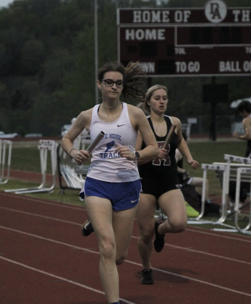 White House High School T&F tweet media