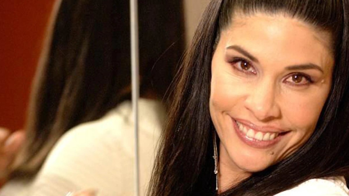 detlnovelas 🌎 (@detlnovelas1) on Twitter photo #HoyCumpleaños la actriz y comediante <a href="/raquelgarzac/">raquel garza</a> aquí en fotografía de la telenovela #LaFeaMásBella (2006) donde interpretó a 'Sara Patiño', una de las secretarias de la casa productora de la historia
¡Muchas Felicidades 🎉🎊🎂! #HoyCumpleaños la actriz y comediante <a href="/raquelgarzac/">raquel garza</a> aquí en fotografía de la telenovela #LaFeaMásBella (2006) donde interpretó a 'Sara Patiño', una de las secretarias de la casa productora de la historia
¡Muchas Felicidades 🎉🎊🎂!