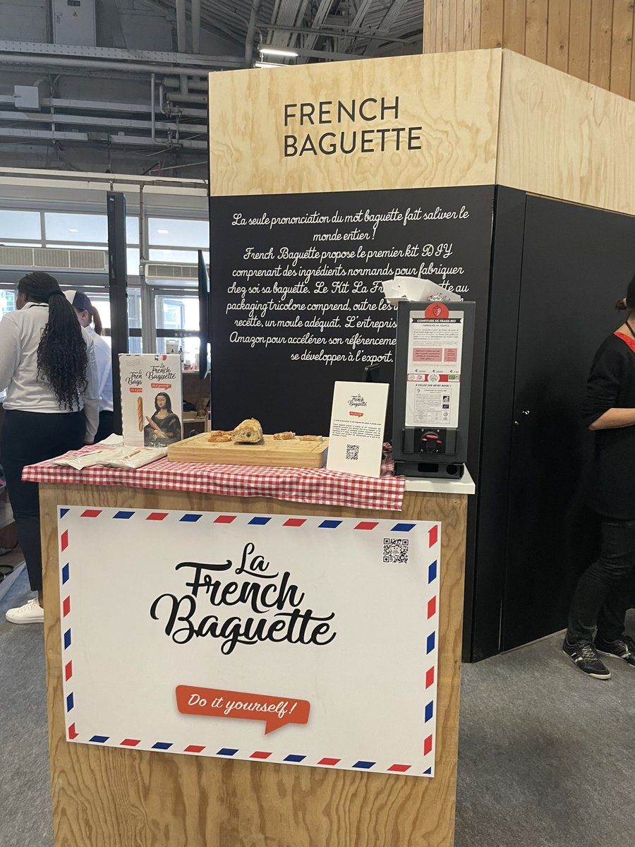 Nad_Alves's tweet photo. … et @MonsieurBarbier #TickyTacky #LaFrenchBaguette #UnAirDantan 

 📅 Du 28/04 au 09/05
📍Paris Expo Porte de Versailles
🎪 Stand Amazon - Pavillon 2.2

#AmazonfoiredeParis https://t.co/3oez043dNy