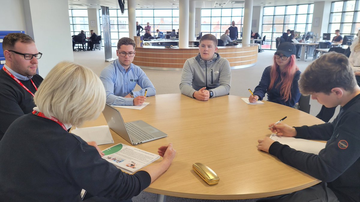 More #ToolboxTalks and teams, hard at work on <a href="/theCIOB/">CIOB</a> Student Challenge 2022 competition this afternoon, before presentations and judging at around 3 pm with winners announced at 4 pm. Good Luck to all. #CIOBSC22 #Competition #StudentChallenge #TransformingLives