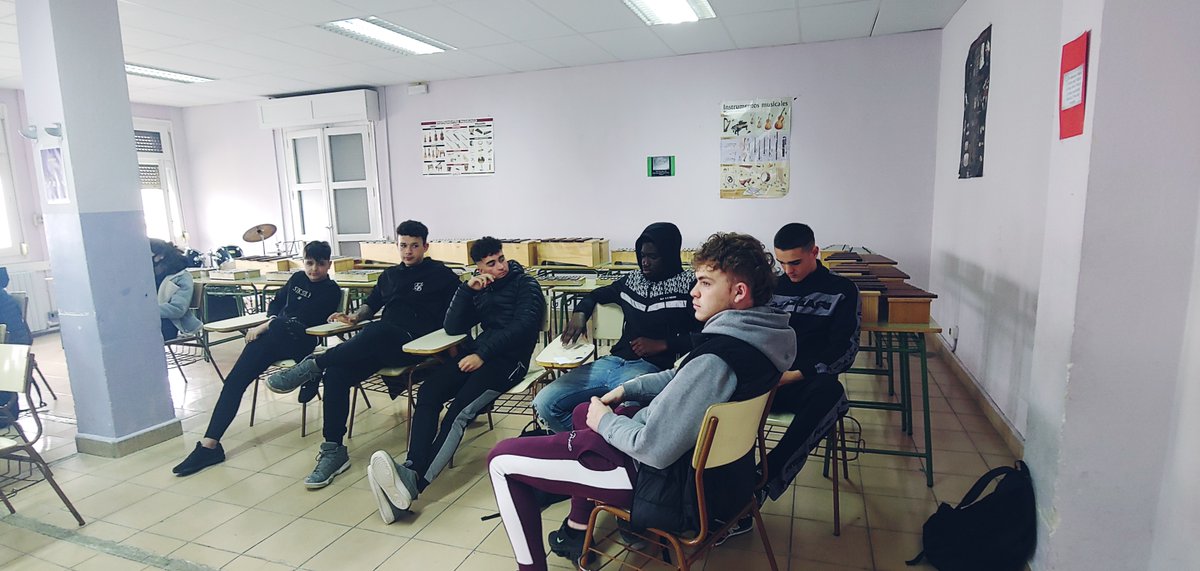 iesvp's tweet photo. Nuestro alumnado de 2.º FPB de #Madera y 3.º ESO ha disfrutado de un maravilloso Taller de rap a cargo de @RAP_ACADEMIA. Gracias a Doctor Loncho por su generosidad y tiempo. @InnovaEducAr @fp_aragon @dgafprofesorado @cpmariadeavila #elVirgenesmúsica #elVirgendejahuella https://t.co/lDXv4YmbcO