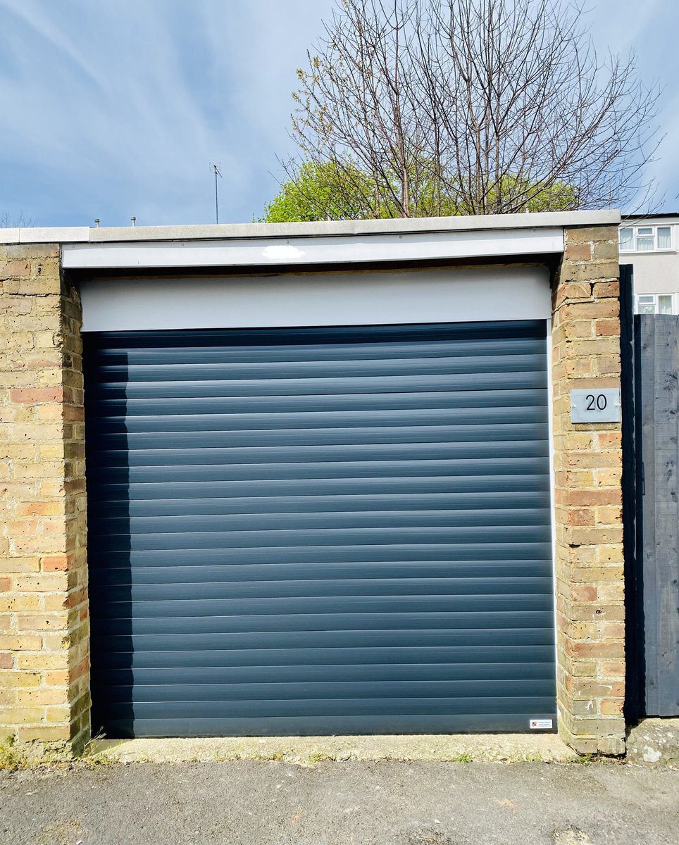 kittykatjac's tweet photo. Just had an fully automated garage door fitted…slightly gorgeous #garage #garagedoor https://t.co/jPfi5Ww7g0
