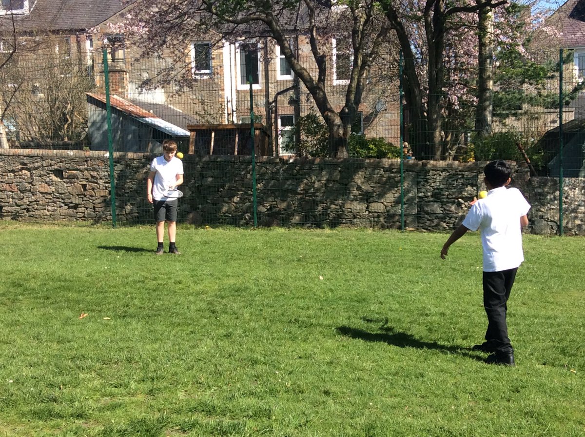MrsPowell5's tweet photo. Anyone for tennis? R20 had fun learning some new skills today! Wimbledon here we come! 🎾🎾@SchoolBroomhill https://t.co/nhZRbmlkmS