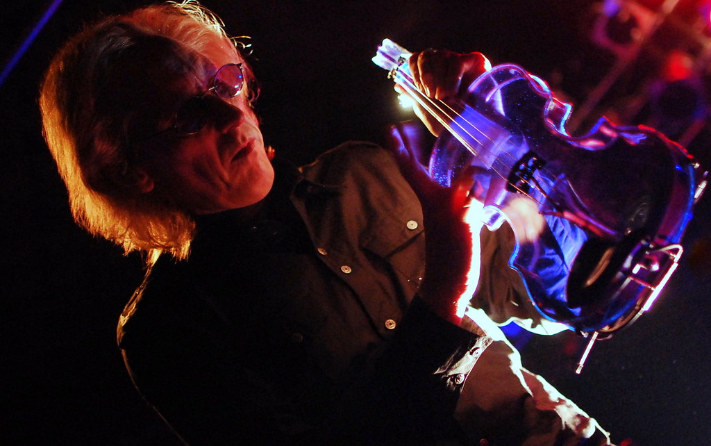 Happy 67th birthday to violinist and keyboardist Eddie Jobson! 