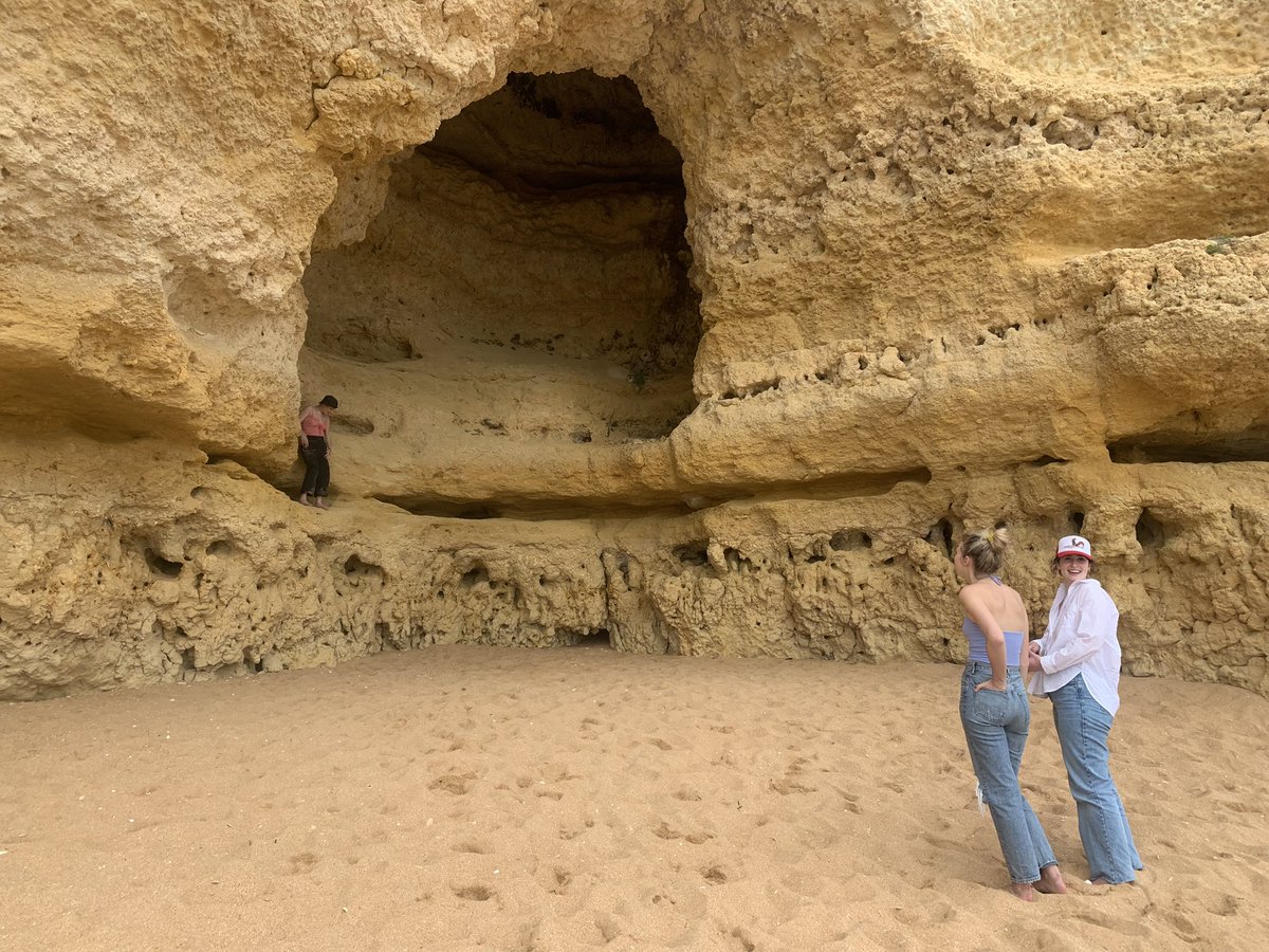 moffat55's tweet photo. Whats good dogs 👋🏻 been taking the last few days a little “slower” to give the body/liver some time to heal, nonetheless some great times. Met some Canadian girls who rented a car and gave me a lift from Lagos to Albufeira where we found a private beach 👌 https://t.co/OxOUcbdleV