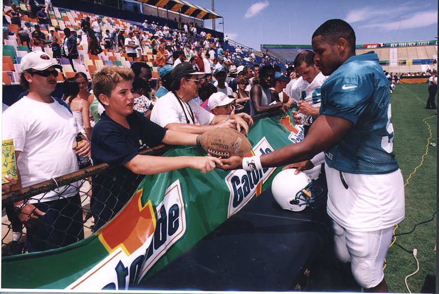 Happy Draft Day, everyone! Tonight at 8 p.m. ET, young men will be able to experience the results of ongoing effort! In honor of this momentous occasion, we'd like to recall when Twan Russell was taken 148th overall in the fifth round of the 1997 NFL Draft. #NFLDraft #FinsUp
