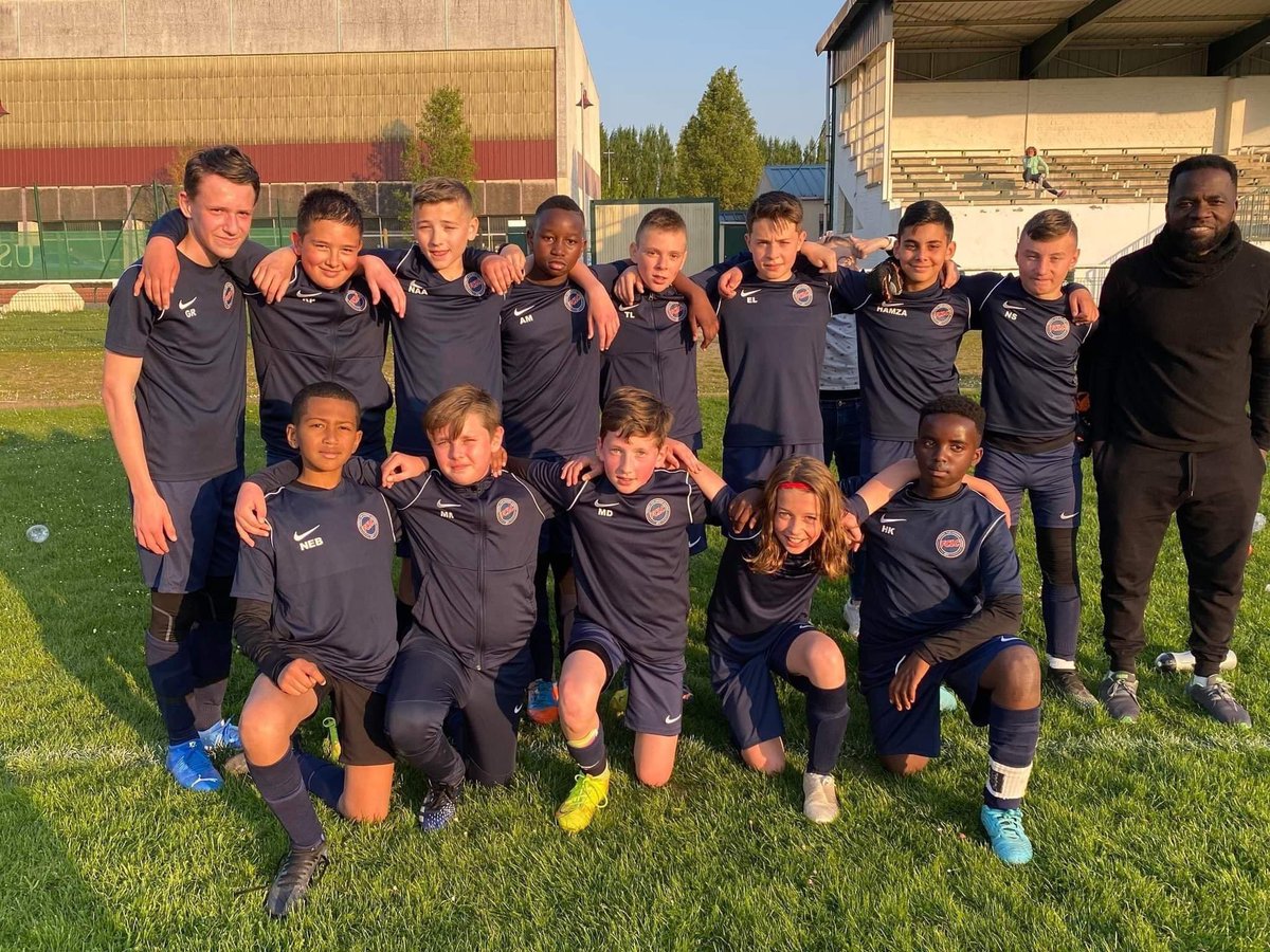 FCLC_'s tweet image. 🔴🔵⚽ 𝗨𝟭𝟯 𝗕 - 𝗠𝗮𝘁𝗰𝗵 𝗮𝗺𝗶𝗰𝗮𝗹 🤝

Match amical hier à Villers St Paul. C'était la première sortie sur un format à 11 pour ce groupe. De bonnes choses avec un résultat positif 💪