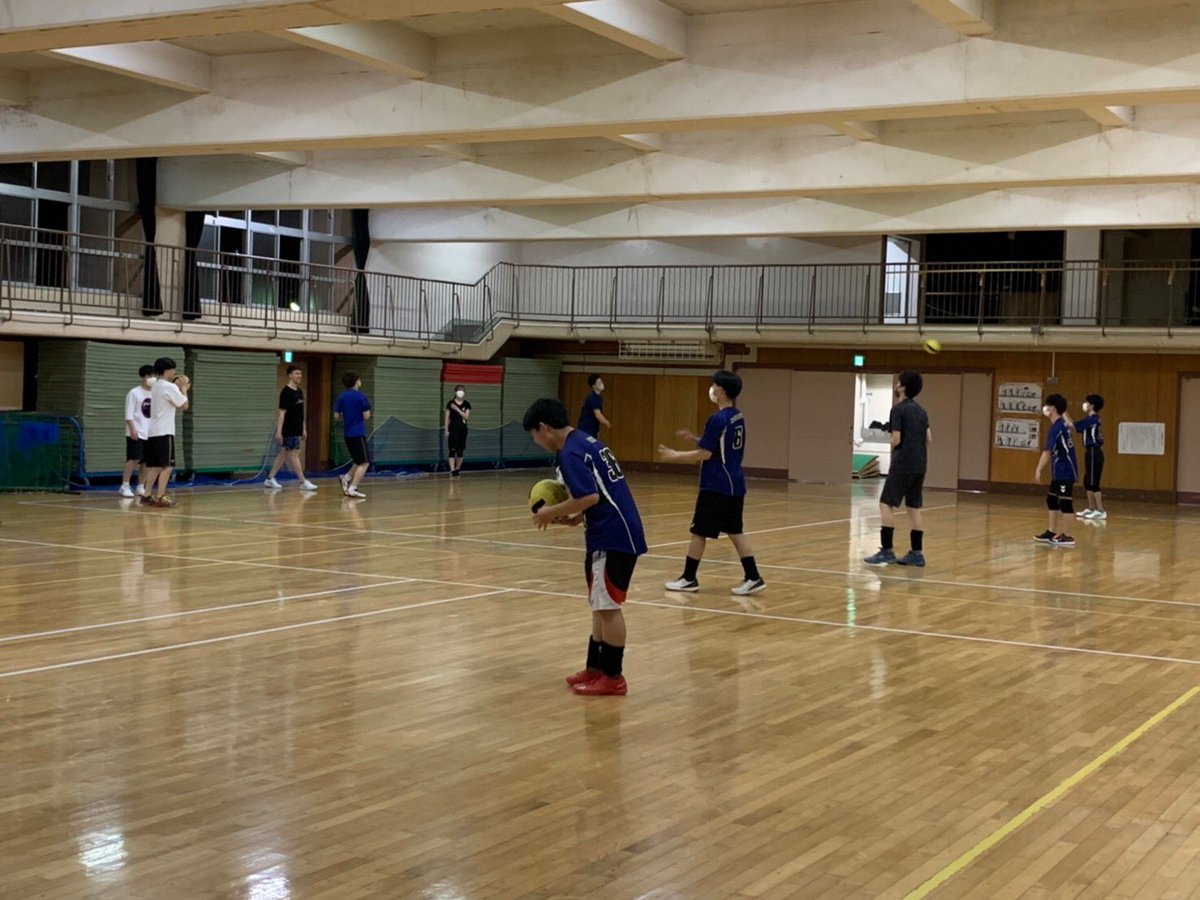AGU_dodge's tweet photo. 【4月27日(水)新歓練習】
20名弱の新入生が参加し、3名がサークルに入ってくれました！仲間が増えて嬉しい！☺️まだまだ一緒にドッジボールする仲間募集中です！
残りは5/7(土)、5/11(水)に新歓練習あります！
興味のある方はオープンチャットへ！

※ 4/30の練習は締め切りました、申し訳ありません🙇‍♂️ https://t.co/pRt5IPLrRJ