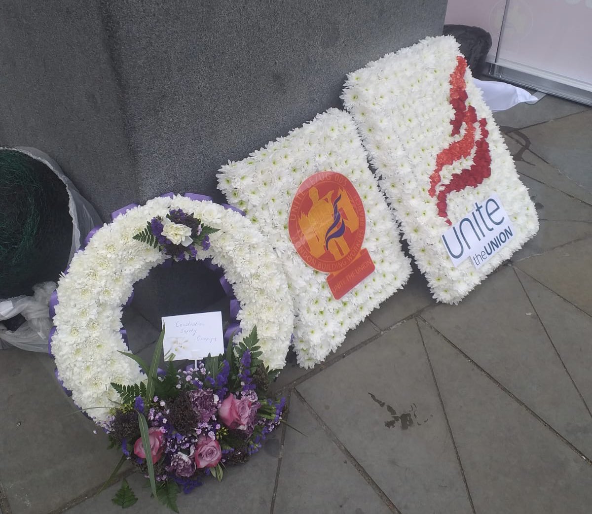 On #InternationalWorkersMemorialDay, we remember those who have lost their lives in the workplace and renew our commitment to fighting for fair pay, conditions and health and safety in every country.

Join a union, organise and build power in your community. #IWMD2022