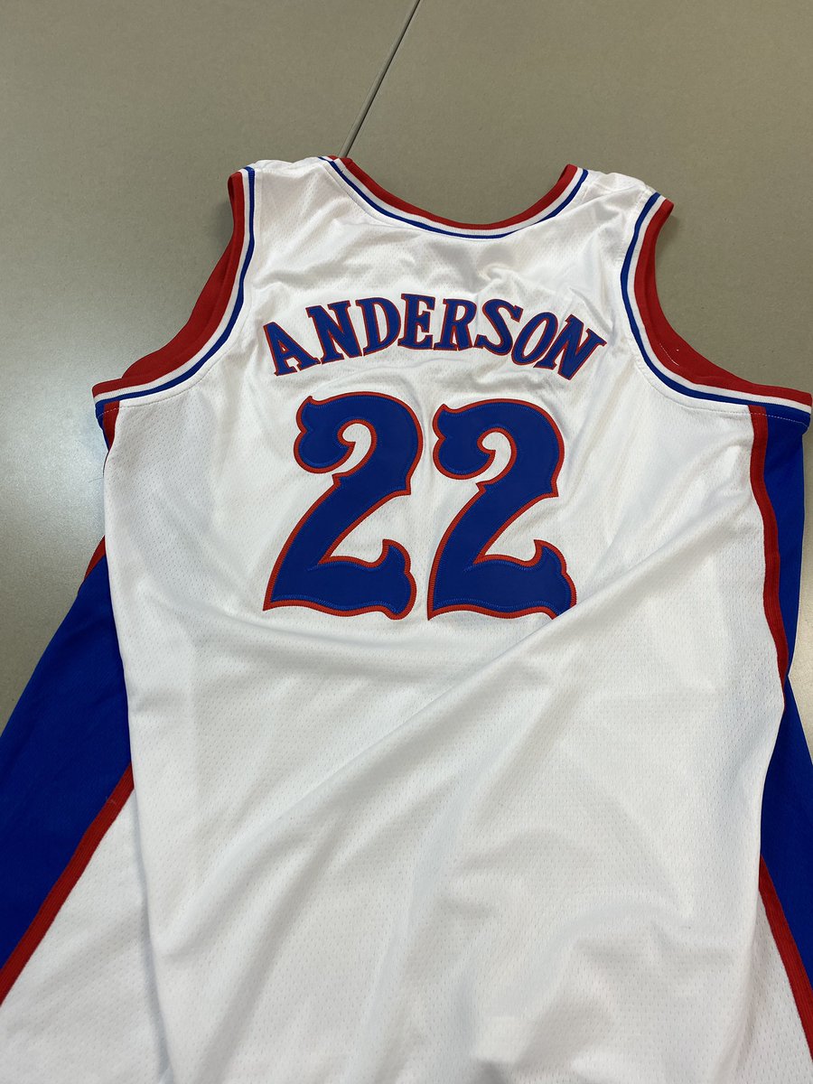 ScottRayAnderso's tweet photo. I got an early retirement present this morning from my social studies department at @SHSFalcons and it is awesome!!!  Rock Chalk JAYHAWKS!!! ❤️💙. @KUHoops @NKCSchools https://t.co/8d9EBJ6O8R