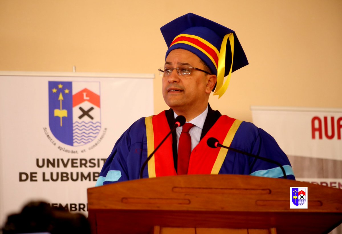 " C'est un jour important pour moi, c'est avec émotion que je reçois ce doctorat Honoris Causa. Je suis le 1e Recteur élu de l'<a href="/auf_org/">AUF</a> venant du sud. Être reconnu au sud par une prestigieuse université du plus grand pays francophone au monde est un honneur" Prof <a href="/SlimKhalbous/">Slim Khalbous</a>