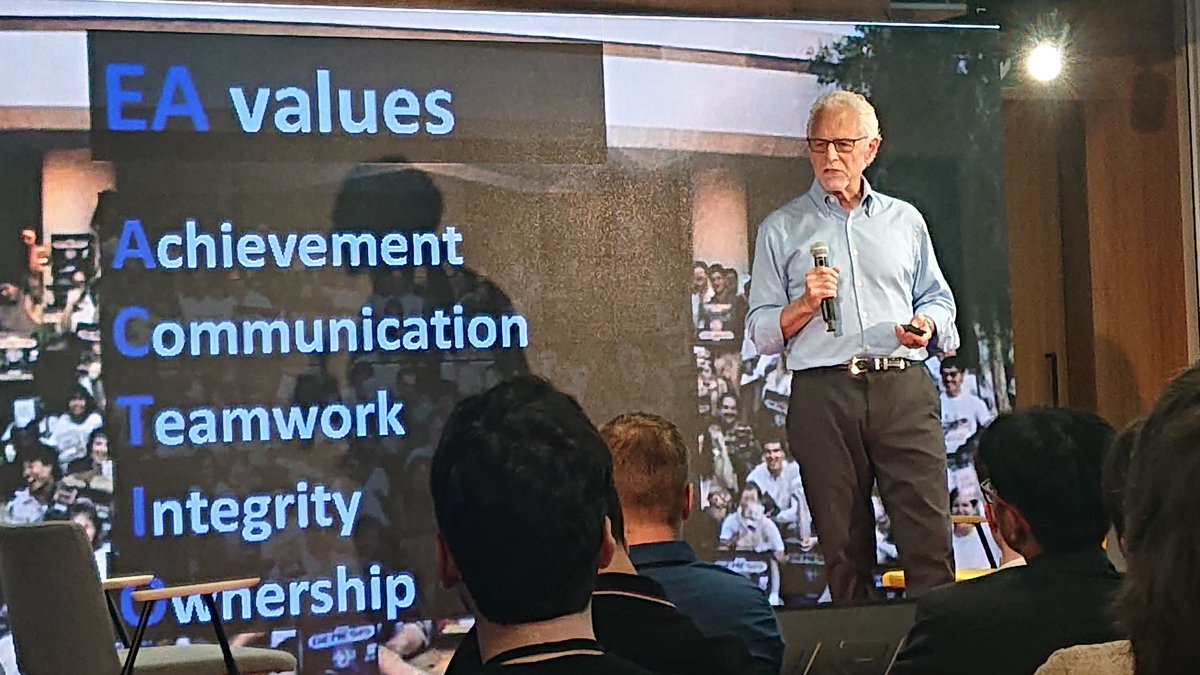 JRtheHitman's tweet photo. Great talk by former Senior VP of @EA Stewart Bonn at #esportsummit by @Startup_Disrupt! https://t.co/WRLRsJkER3