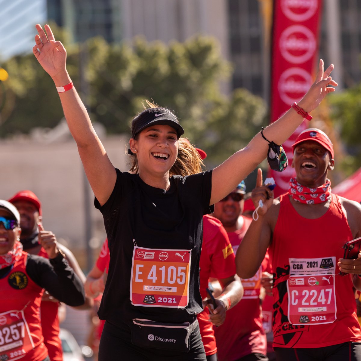 Let’s come together to run, walk or support each other at the #AbsaRunYourCity Series taking place in CPT on 15 May, DBN on 10 July and JHB on 24 September 2022.

𝗥𝗧 🔄 this tweet to opt in to receive updates about the race and have your profile picture added to the mosaic.👟