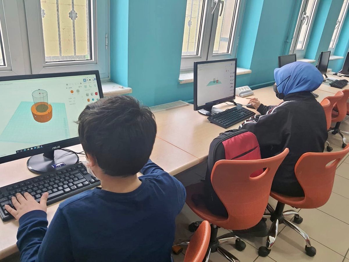 KODELİG hazırlıkları başladı 😊
📍Gebze Hürriyet Ortaokulu
🔹Son Başvuru: 30 Eylül 2022

*Yarışmaya KODELİ Robotik Kodlama Atölyesi kurulan okul öğrencileri başvurabilir.