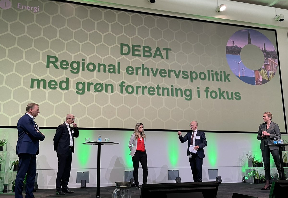 Troels Ranis (@troelsranis) on Twitter photo Vi har faktisk allerede grønne samfundskontrakter i 🇩🇰
De er bare regionale:
☘️ I Sydjylland med <a href="/Steenbroedbaek/">Steen Brødbæk</a> i spidsen
☘️ I Nordjylland med Michael Lundgaard Thomsen i front
☘️ Og samlet under <a href="/NapierGlenda/">Glenda Napier</a> i <a href="/ECDtwit/">Energy Cluster Denmark</a>
Lad os opskalere modellen asap!
#dkgreen #dkpol Vi har faktisk allerede grønne samfundskontrakter i 🇩🇰
De er bare regionale:
☘️ I Sydjylland med <a href="/Steenbroedbaek/">Steen Brødbæk</a> i spidsen
☘️ I Nordjylland med Michael Lundgaard Thomsen i front
☘️ Og samlet under <a href="/NapierGlenda/">Glenda Napier</a> i <a href="/ECDtwit/">Energy Cluster Denmark</a>
Lad os opskalere modellen asap!
#dkgreen #dkpol