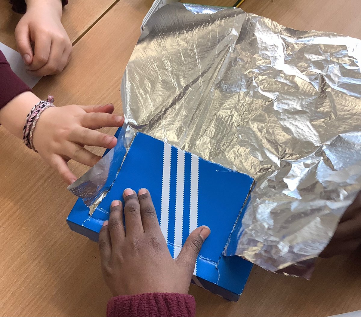 Year4sps's tweet photo. After learning about the 'Sun Queen' Maria Telkes, we made and tested out solar ovens to see how even a simple device can amplify the heat from the sun! ☀️🌡 https://t.co/5RbEilH04K