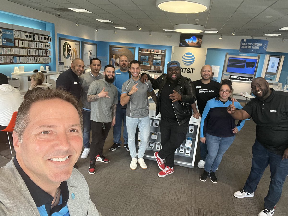 Carlos Silva (@carlossilva_86) on Twitter photo Hanging with the Clifton Store. Great Leaders all in one photo and their Results Show It ! #Consistent <a href="/marcellobenny/">Benjamin Marcello</a> <a href="/BeardedMike23/">Mike Latorre</a> <a href="/KevinMunyasya/">Kevin Munyasya </a> @MinierSovira Hanging with the Clifton Store. Great Leaders all in one photo and their Results Show It ! #Consistent <a href="/marcellobenny/">Benjamin Marcello</a> <a href="/BeardedMike23/">Mike Latorre</a> <a href="/KevinMunyasya/">Kevin Munyasya </a> @MinierSovira