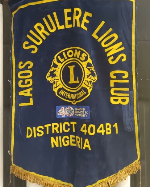 SurulereLions's tweet photo. Service to humanity is a rare privilege and Lagos Surulere Lions Club Members and their Leos are privileged to serve her community, today, Thurs April 28th 2022.
.
#LagosSurulereLionsClubInternational #lionsclubinternational #lionsclub #servinghumanity #servinghumanityselflessly https://t.co/eouz0wayMN