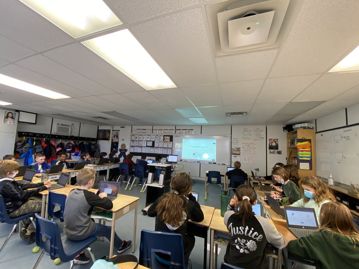 mrncaputo's tweet photo. Day 2 of Coding with @TheCobblestoneC and @Google from Colgan Ontario @SMCDSB_SJA @SMCDSB https://t.co/ycO8gZHjSt