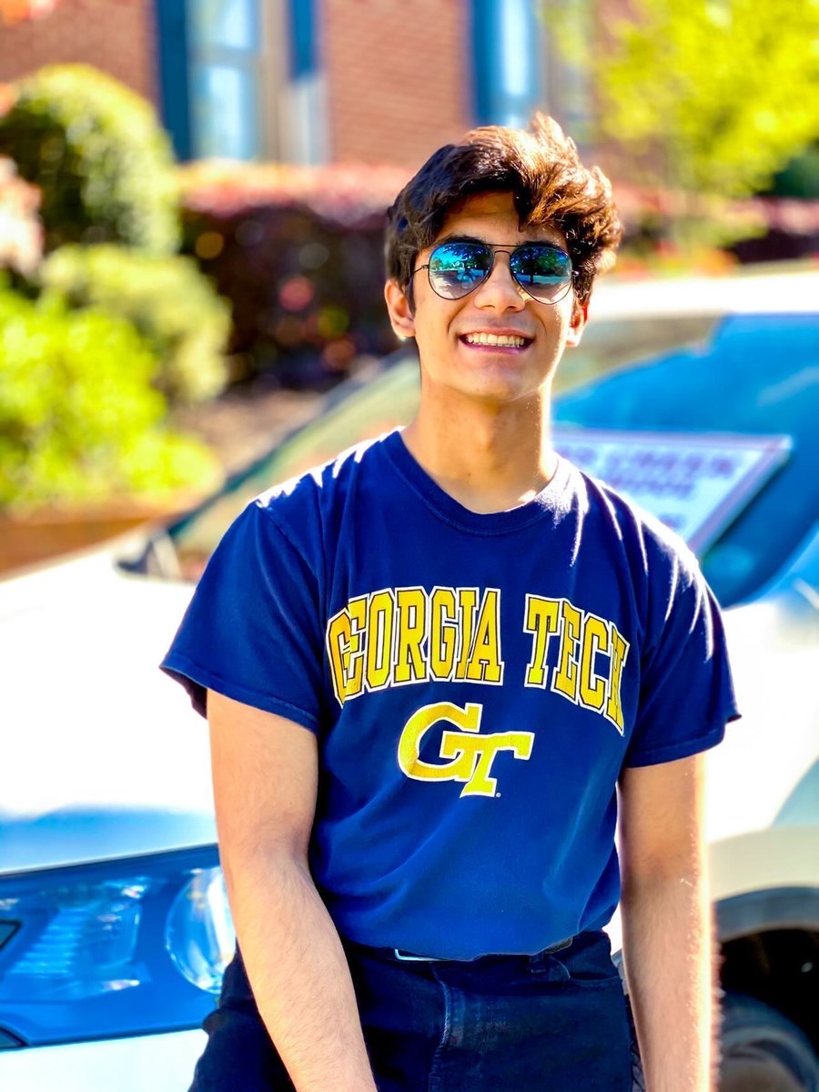GeorgiaTech's tweet photo. Second-year computer science major Rahul Sahetiya is graduating from Georgia Tech in just two years.

This summer he will be interning at Amazon in Seattle and pursuing a master's in computer science at Cornell University in the fall. 🐝🎓 #GT22 #RamblinOn https://t.co/S04Dx7n8ag