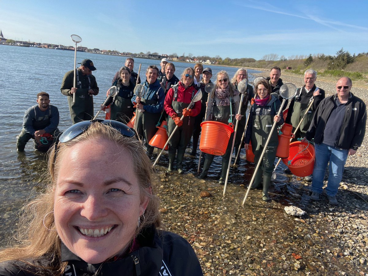 Oyster safari for the MarGen_II group, followed by creative cooking for dinner.