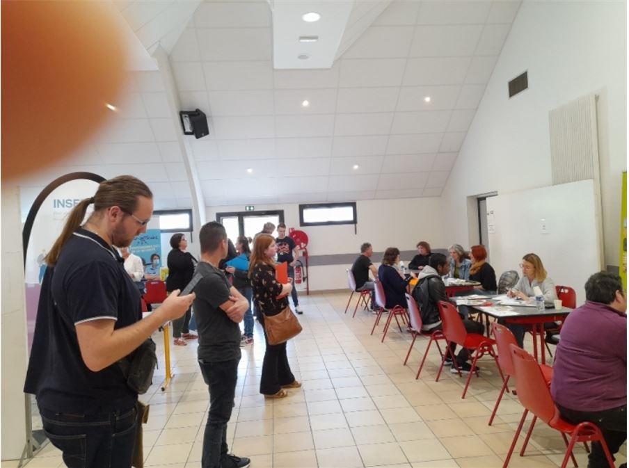 Job Dating objectif #emploi le mardi 26 avril à #guemené-penfao avec le #Poeleemploi de Blain..
170 demandeurs  d'emploi sont venus rencontrer 30 entreprises ..
De belles histoires ont vu le jour…