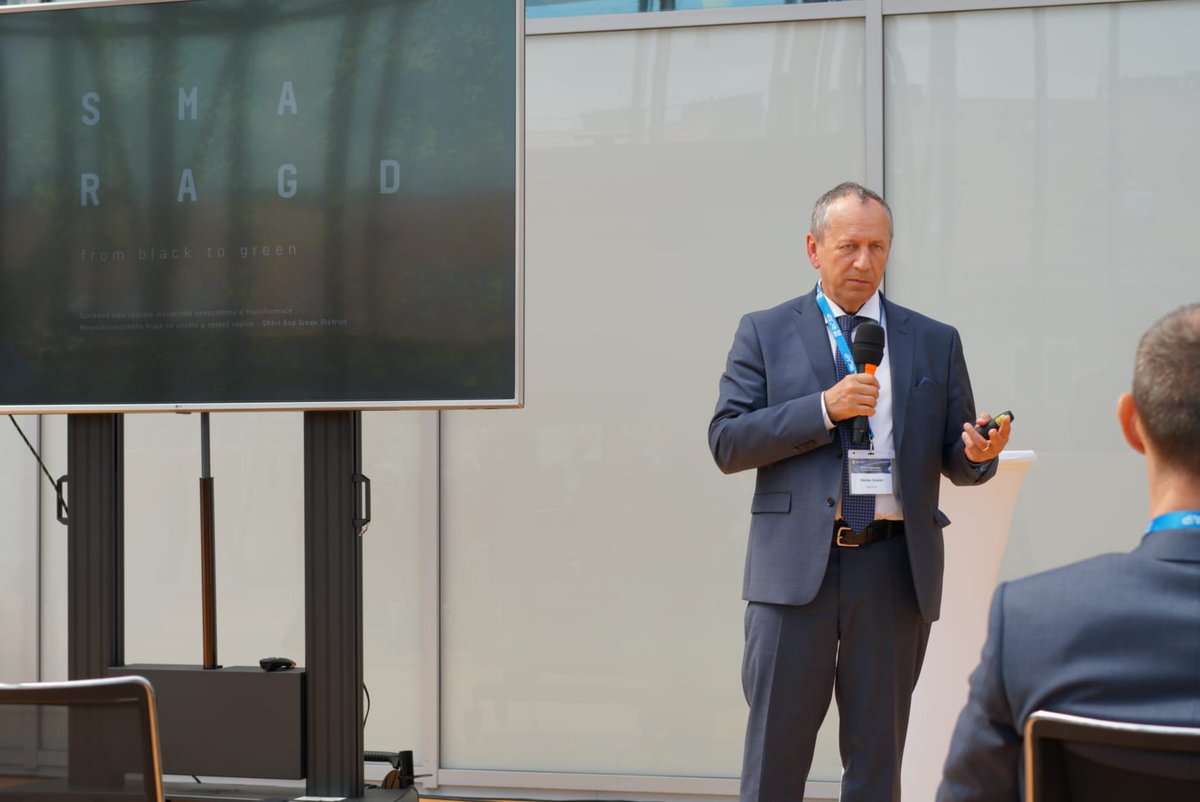 RICAIP_EU's tweet photo. 🗣️#RICAIPDays continue with a set of lectures on topics such as Edge #AI for sustainable #Industry40 given by Prof. W. Wahlster @DFKI, #Cognitive Production by Prof. S. Ihlenfeldt @Fraunhofer_IWU, or Smart Factory Testbed in #Ostrava by Prof. V. Snášel @vsbtuo. Thank you! 👏 https://t.co/0fPvwIfMgF