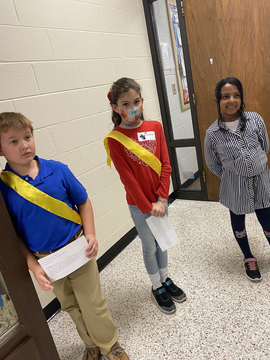 These leaders are Going for the Gold <a href="/IDESPatriots/">Independence</a> Leadership Day!  Thank you for sharing how your students shine with <a href="/TheLeaderinMe/">The Leader in Me</a>!  Great showcase!  Our tour guide was spectacular! <a href="/RockHillSchools/">Rock Hill Schools</a>