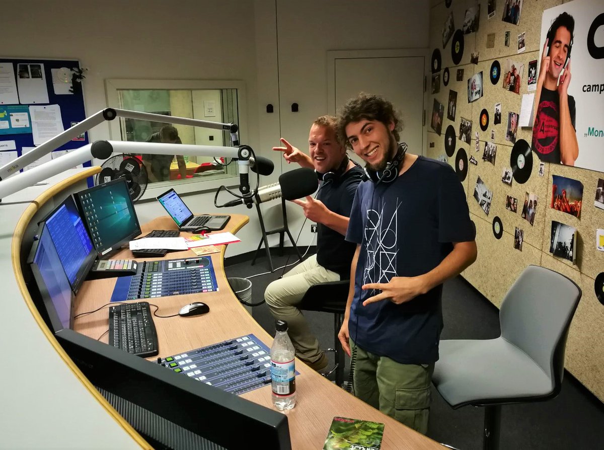 Vom Studierendenprojekt zum preisgekrönten Radio 🏆📻. Unser Campus- und Cityradio <a href="/radio_cr944/">Campus & City Radio St. Pölten</a> feiert 
20 Jahre. Wir gratulieren! 😍👏👍
fhstp.ac.at/de/newsroom/ne…

#fhstp #Radio #Medien