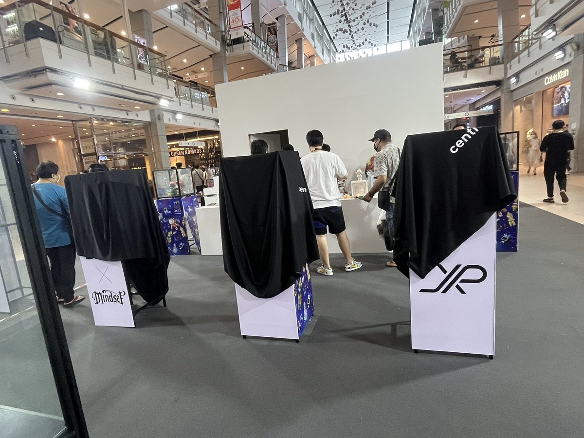 Zee_mewlion_Mew's tweet photo. He loves to buy and collect toys and now I can't wait to see what the toy looks like in his design😋
MEW SUPPASIT X JPX
#มิวศุภศิษฏ์
@MSuppasit
#MewSuppasit
#Outtime https://t.co/7P2Zm60PyV