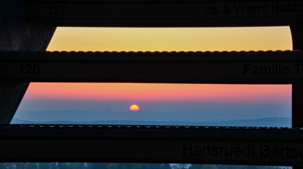 littleswisslady's tweet photo. Sonnenaufgang auf dem #Hasenberg
#MutMachMomente💨💛🙏 https://t.co/pYm3MeaoQ9