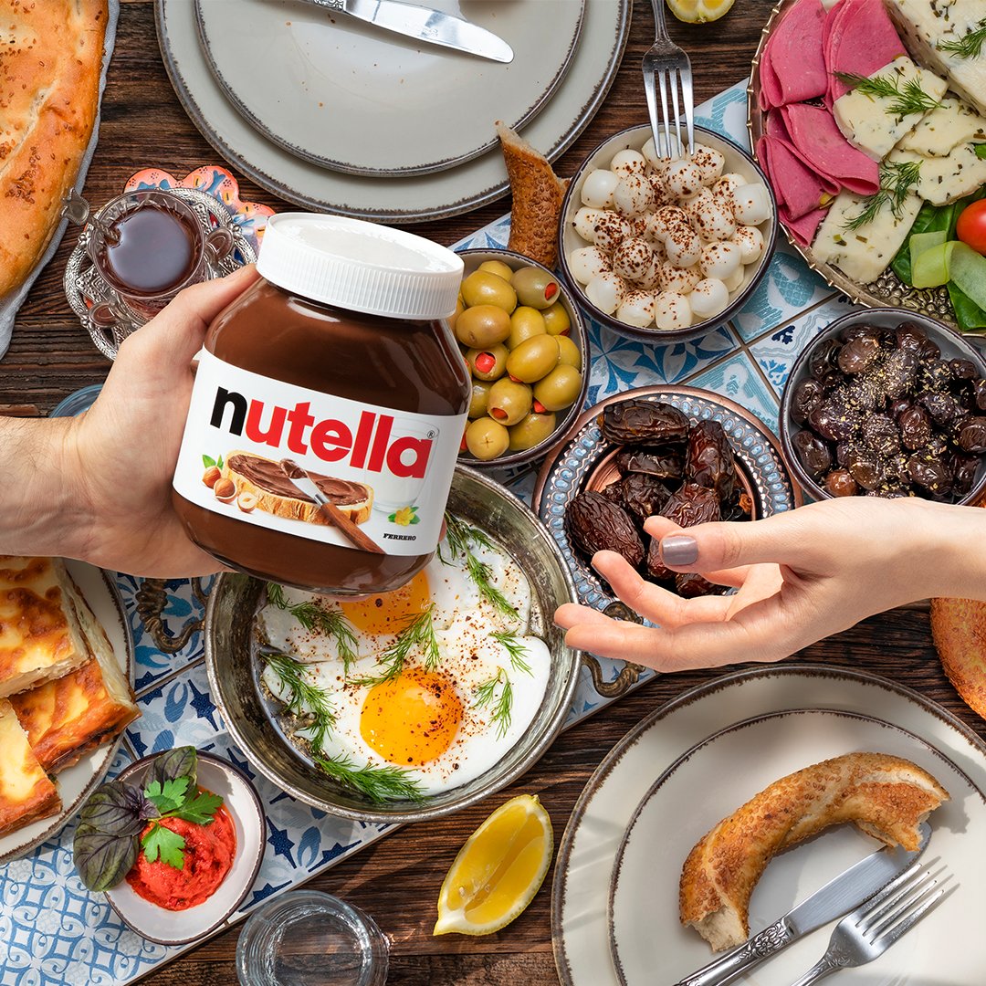 Kahvaltı sofralarınız hep sevdiklerinizle geçirdiğiniz bayramlar kadar neşeyle dolsun, Nutella tadında olsun! 🥰 Mutlu bayramlar❤️
#NutellaTadındaRamazanlar #Nutella #RamazanBayramı